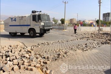 PKK'lı teröristler hastane yolunda bomba patlattı