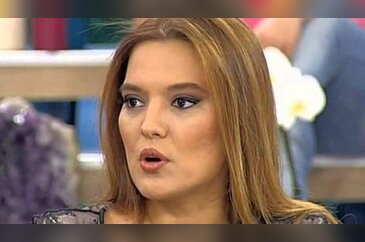 Demet Akalın'dan Mehmetçik Vakfı'na 50 bin lira