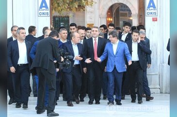 Başbakan sabah namazını Eyüp'te kıldı