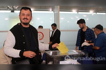 Gümrük kapılarında oy kullanma işlemi başladı