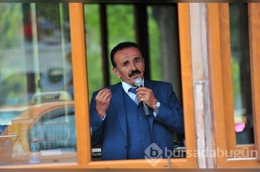 Bağımsız milletvekili adayı büfeden seçim konuşması yaptı