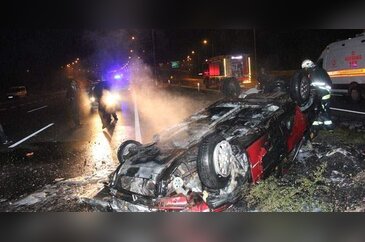 Takla atan otomobil alev alev yandı!