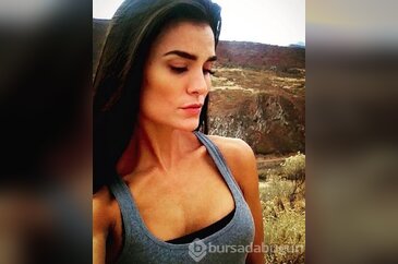 Öğretmenin fotoğrafını 'pornografik' diye şikayet ettiler