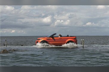 Evoque üstünü açtı