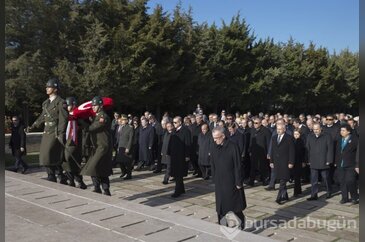 Devlet erkanı Atatürk'ü Anıtkabir'de andı