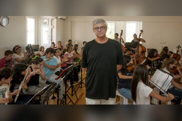 300 çocuk aynı sahnede barış için çalacak