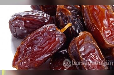 Bir bardak suya Hurma koyup için ve...