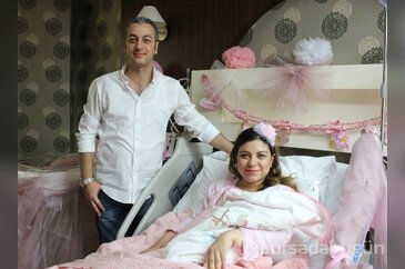 İlk tüp bebek anne oldu