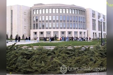 Beşeri Bilimler alanında Türkiye'nin en iyi üniversitesi hangisi?