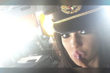 Kokpitteki bu poz pilotu yaktı