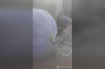 Doğalgazı plastik balonlara dolduruyorlar