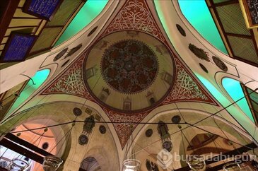 Mevlana Müzesi ziyaretçilerini ağırlıyor