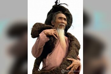 23 yıldır saçını kestirmeyen adam