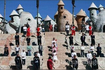 Burada sadece cüceler yaşıyor
