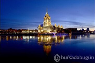 Moskova Nehri buz tuttu