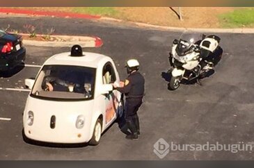 Polis, Google'ın sürücüsüz aracını çevirdi
 