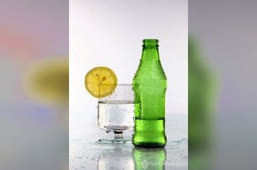 Maden suyunu bardakta içmeyin!