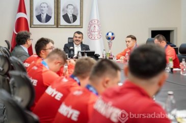 Down Sendromlu Futsal Milli Takımı, Milli Eğitim Bakanı Tekin'i ziy...