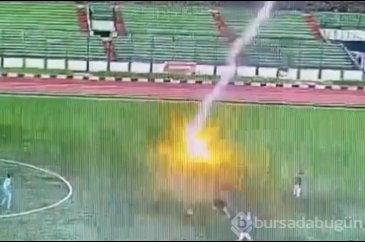 Endonezya'da sahaya yıldırım düştü! 1 futbolcu hayatını kaybetti