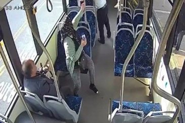 Otobüste yaşlı çifte dayak davasında tahliye kararı
