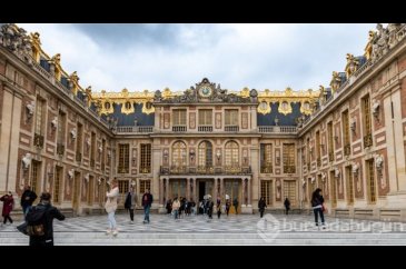Versay Sarayı'ndan Trevi Çeşmesi'ne: Barok mimarinin simgesi olan 1...