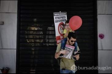 Yunanistan'da 24 saat sürecek grev hayatı durma noktasına getirdi
