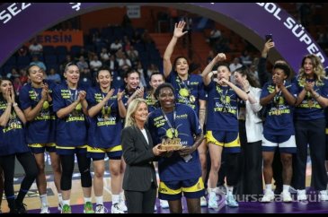 Kadınlar Basketbol Süper Ligi şampiyonu Fenerbahçe, kupasını aldı
