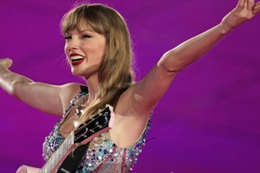 Taylor Swift'in yeni albümü rekor üstüne rekor kırıyor