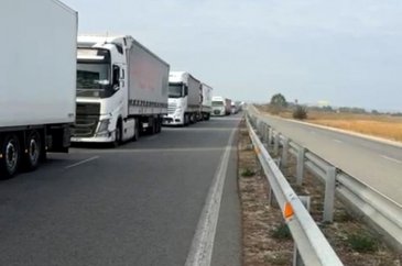 Schengen vizesindeki sıkıntılar TIR şoförleri üzerinden ihracatı vu...