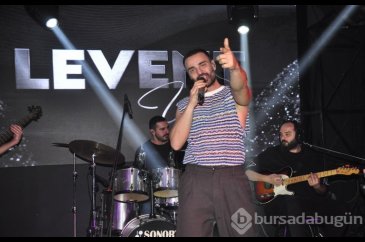 Levent Uçar'la Sendeyim Pub'da müzik dolu gece