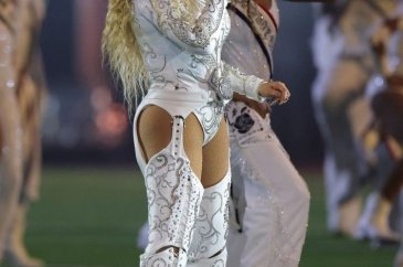 Beyonce NFL devre arası gösterisinde tarih y...