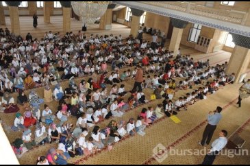 800 öğrenci camide buluştu