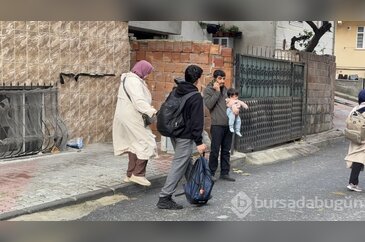 Arnavutköy'de istinat duvarı çöken binalarda tahliye işlemi başladı