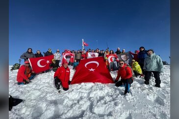 Dünya Dağlar Günü'nde Uludağ'ın zirvesinde m...