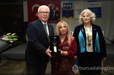 Bedia Akartürk'ü 69. Sanat yılına ithafen Meslek Hizmet Ödülü ile ...