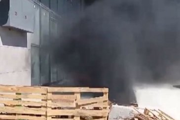 İstanbul'da iş hanında yangın paniği

