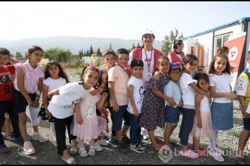 Depremzede çocuklara özel 23 Nisan şenliği
