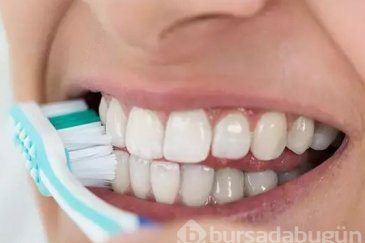 Dişler yemekten önce mi sonra mı fırçalanmalı?
