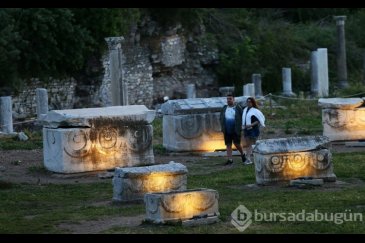 Efes Antik Kenti yenilenen ışıklandırmasıyla...
