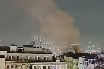 Bursa'da iş hanında gece yarısı yangın paniği
