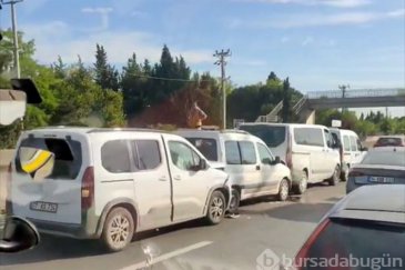 Yalova'da 5 araç birbirine girdi
