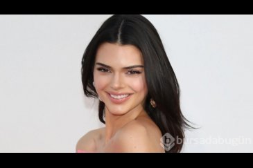 Kendall Jenner, İtalyan moda devi için poz v...