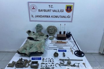 Bayburt'ta tarihi eserler ele geçirildi