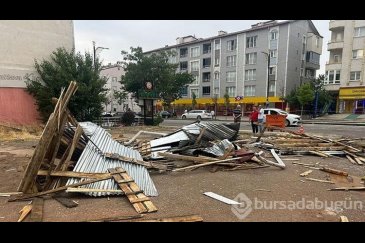 Sivas'ta sağanak rüzgar etkisini gösterdi!