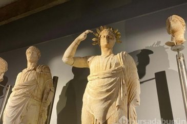 Hestia heykeli Manisa Müzesi'nde sergileniyor
