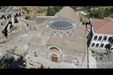 Depremde hasar alan kilisenin restorasyonu t...