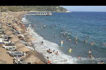 Bodrum'da turistlerin deniz keyfi