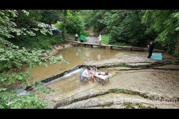 Turizmde ilçe halkının yüzünü güldüren şelale