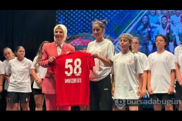 Ankara'da 2'inci 'kristal ayaklar' ödül töre...