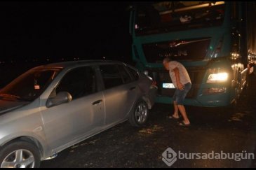Ayvalık'ta kırmızı ışıkta zincirleme kaza: 1...